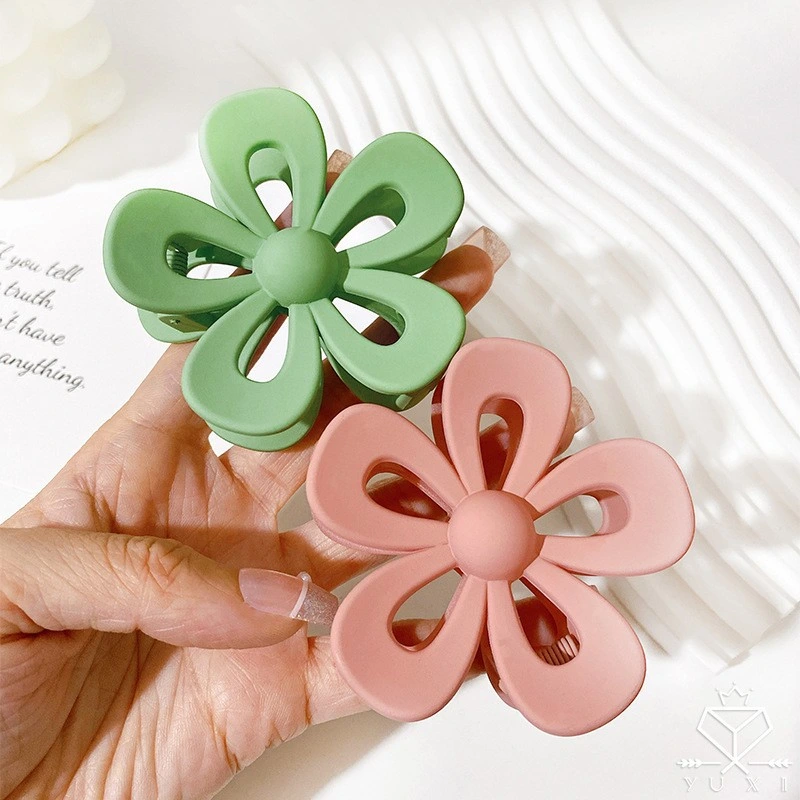 Hot Sale Women Flower Hair Clips Plastic Frosted Hollowed Matte Hair Claw Clips